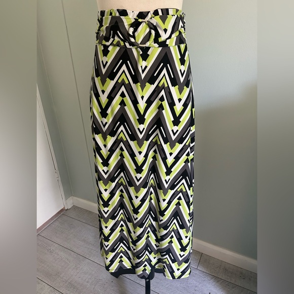Funky zigzag pattern maxi skirt - Picture 1 of 2